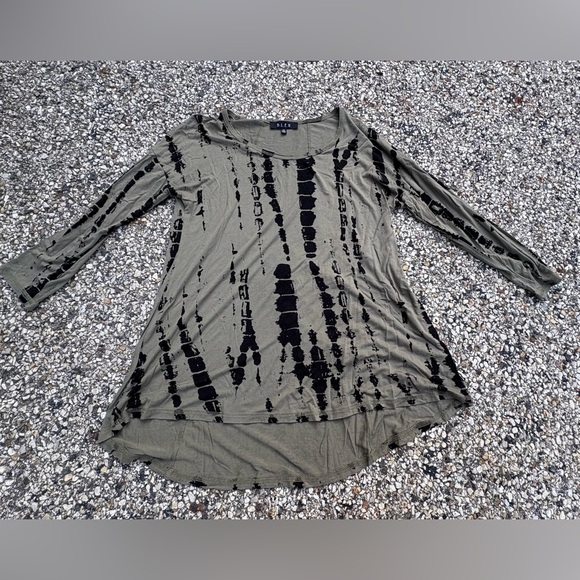 B.L.E.U. Tops - B.L.E.U. | Olive and Black | Abstract Patterned | Tunic Cardigan | Size Medium